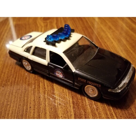 Florida Highway Patrol Road Champs die cast police car 1:43 scale - Picture 2 of 10